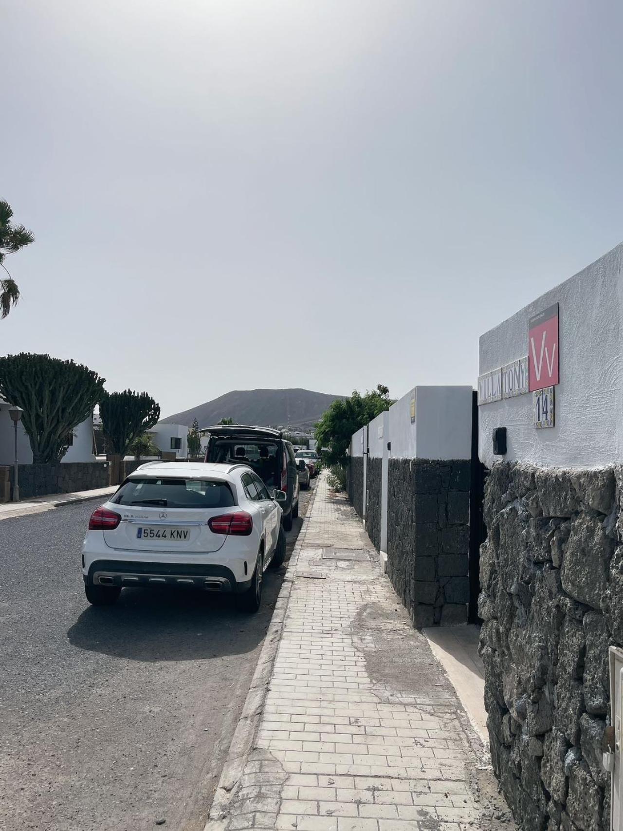 Villa Tony Playa Blanca  Ngoại thất bức ảnh